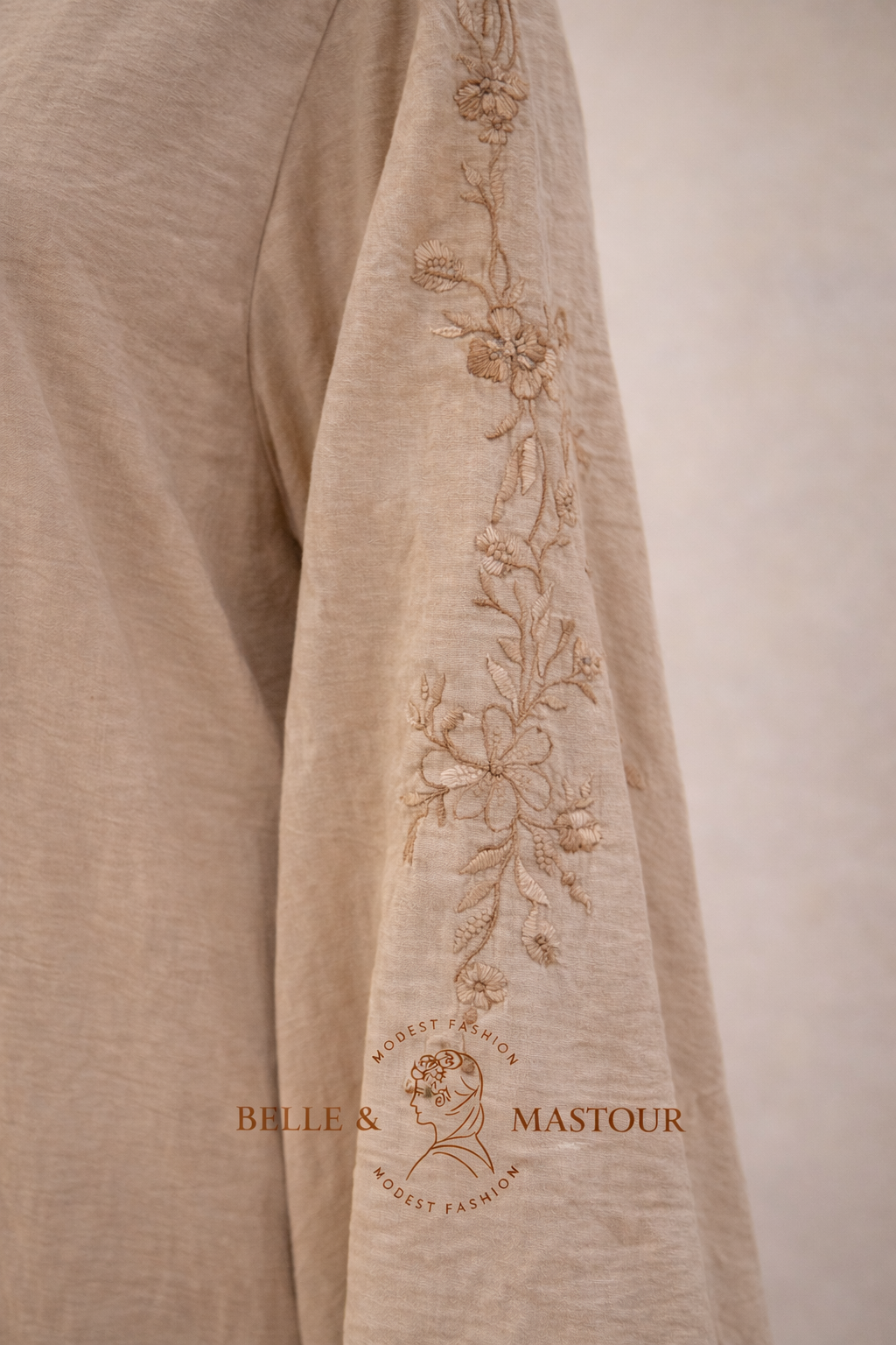 Robe brodée
