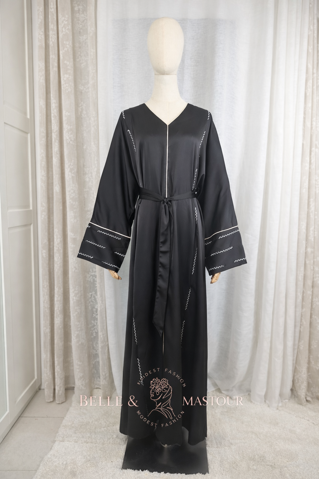 Robe longue ceinturée