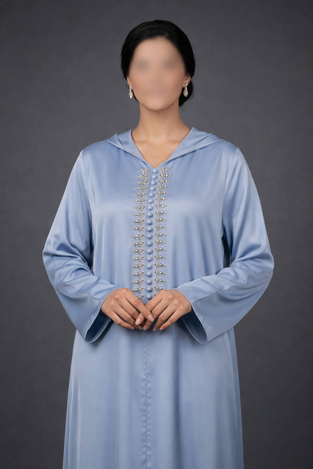 Robe longue brodée perlée