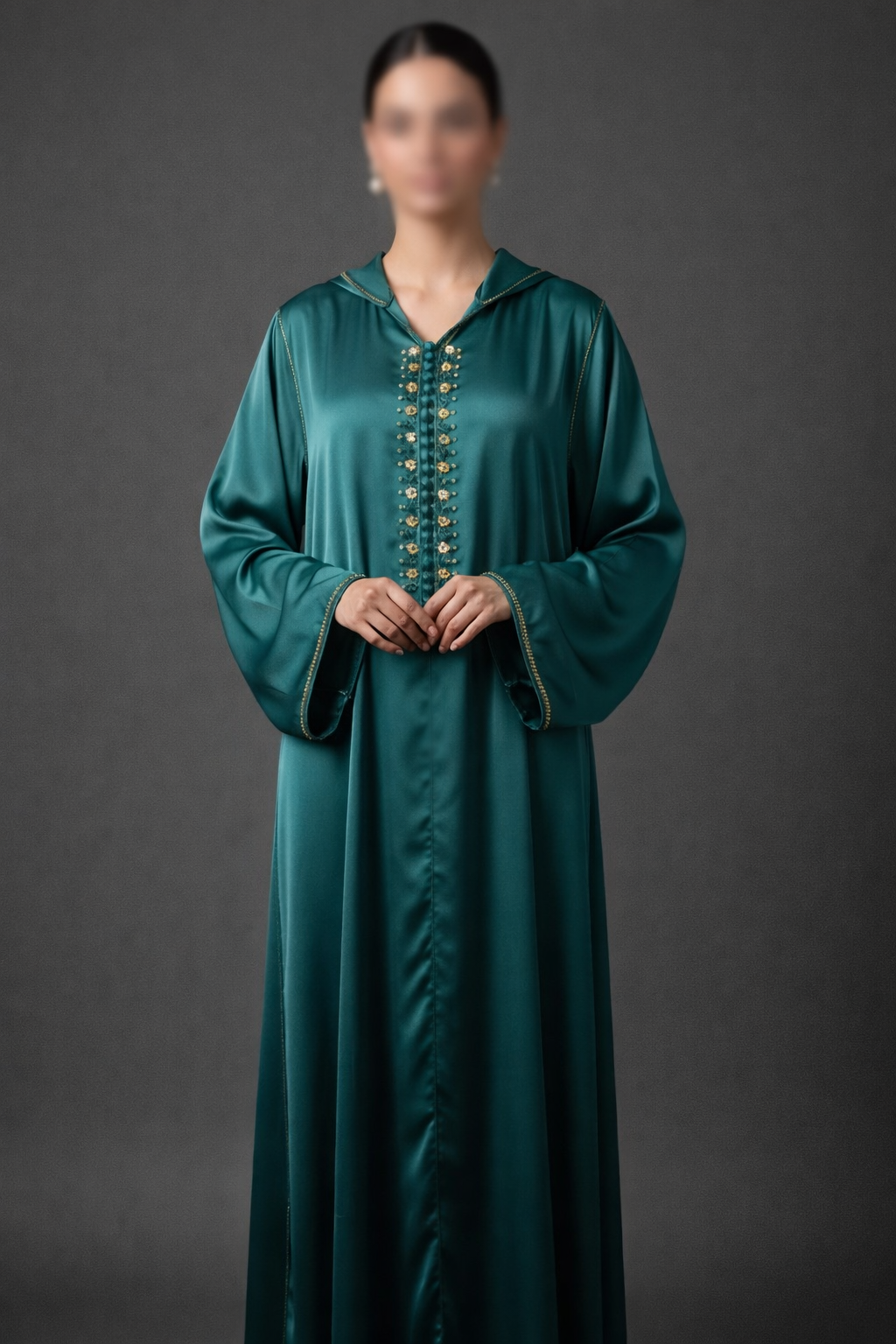 Robe longue brodée perlée