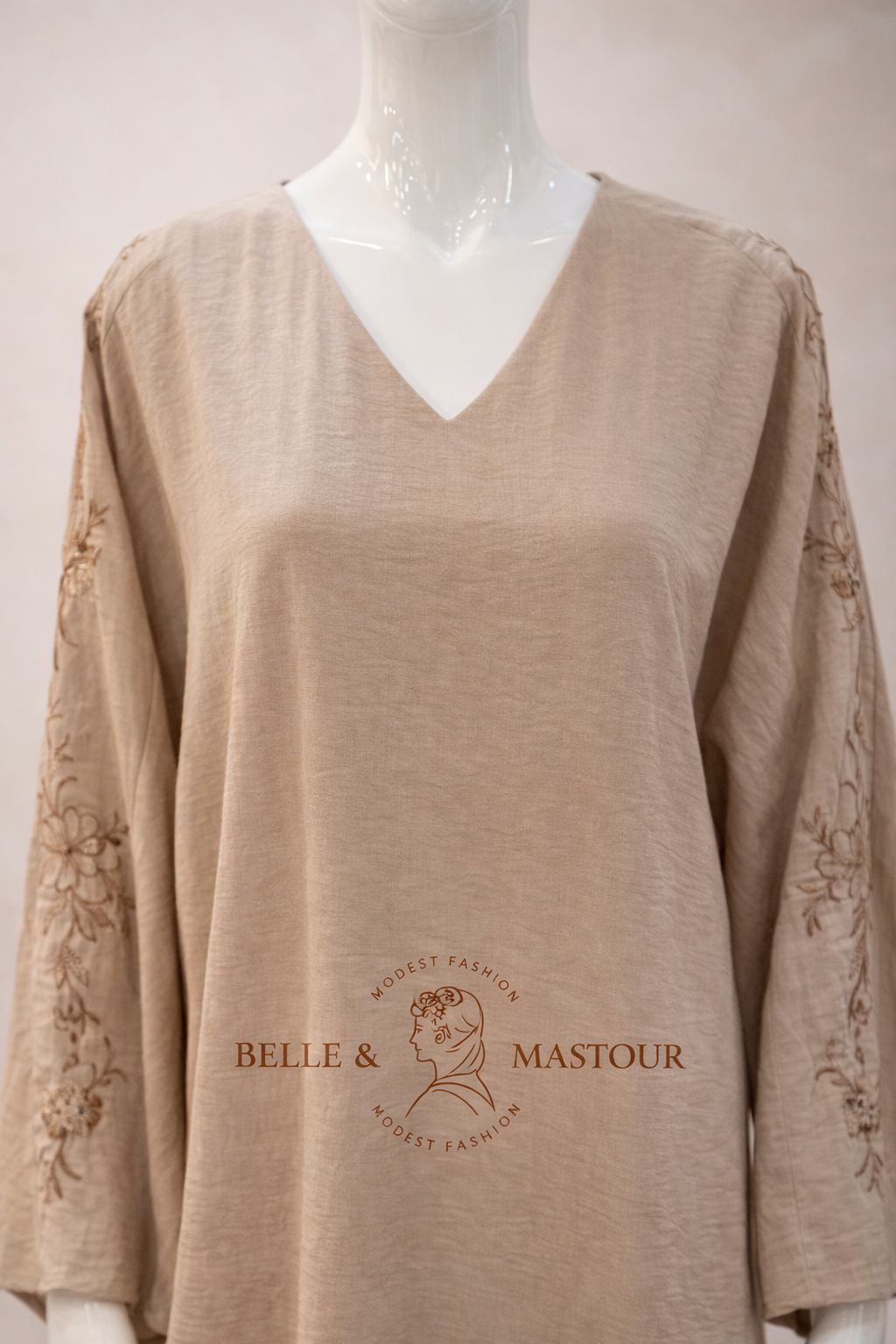 Robe brodée